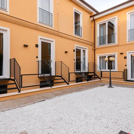 Seven Kings Villas By Hostand